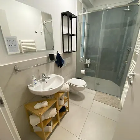 Charming Newly Renovated Apartmán *