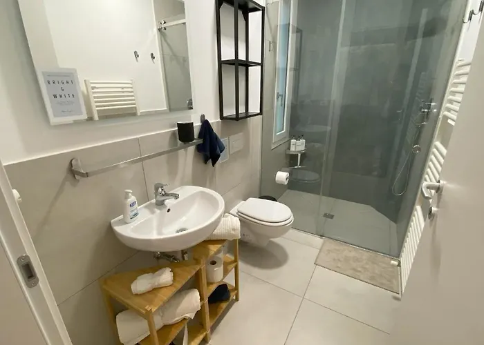 Charming Newly Renovated Daire *